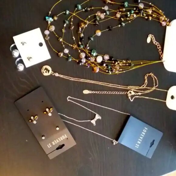 New ALDO/Forever 21 Fine Jewelry Set Necklaces Earrings - Picture 1 of 8